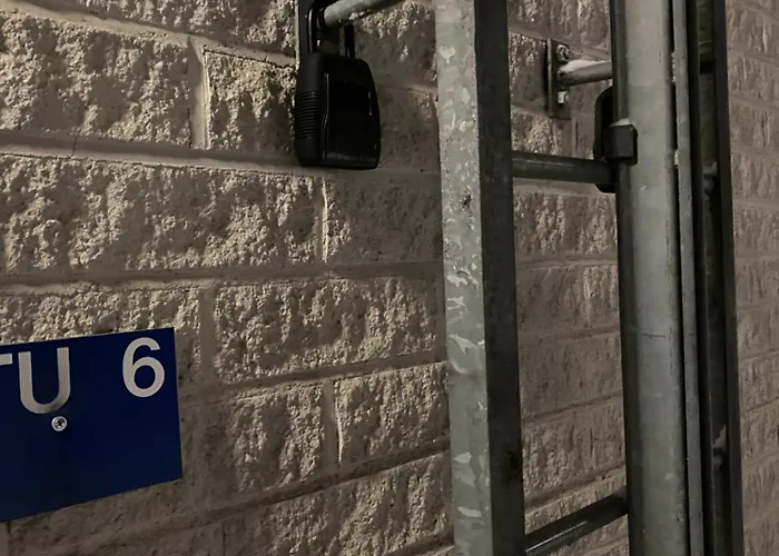 アパート Niinivaaran Tilava Ja Valoisa Yksioe 2 ヨエンスー