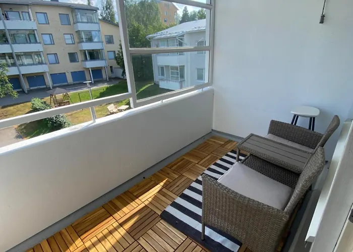 アパート Niinivaaran Tilava Ja Valoisa Yksioe 2 ヨエンスー